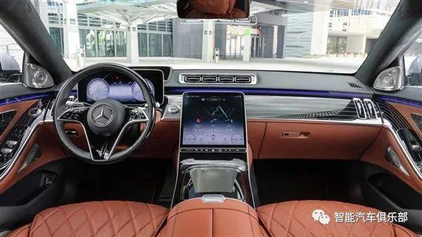 从全新奔驰S级看车载显示带来的豪华感与科技感