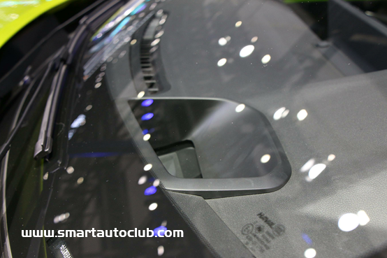 PMMA光学板在汽车HUD防尘罩上的应用