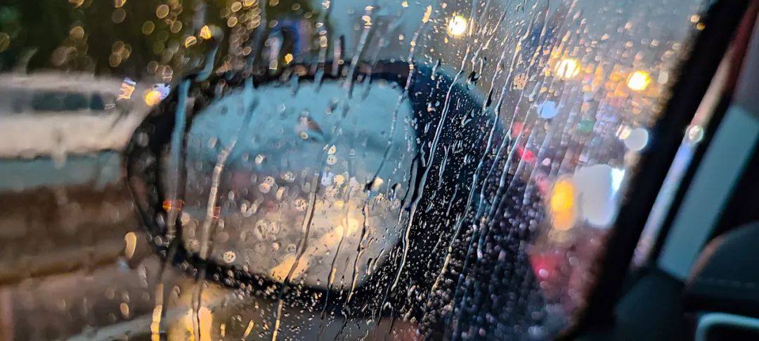 如何保障雨天行驶安全？车载红外热像仪在雨天行车应用中的优势
