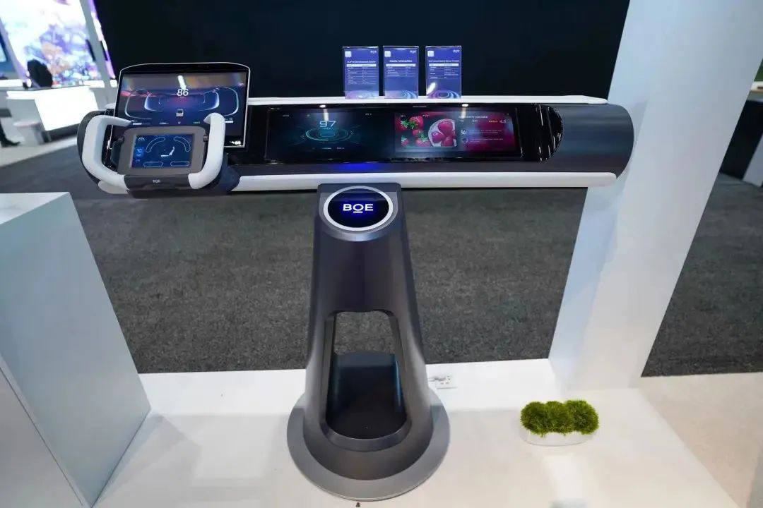 BOE（京东方）供货理想L8 全系列“双联屏+吸顶屏” 引领智能座舱人车交互新未来