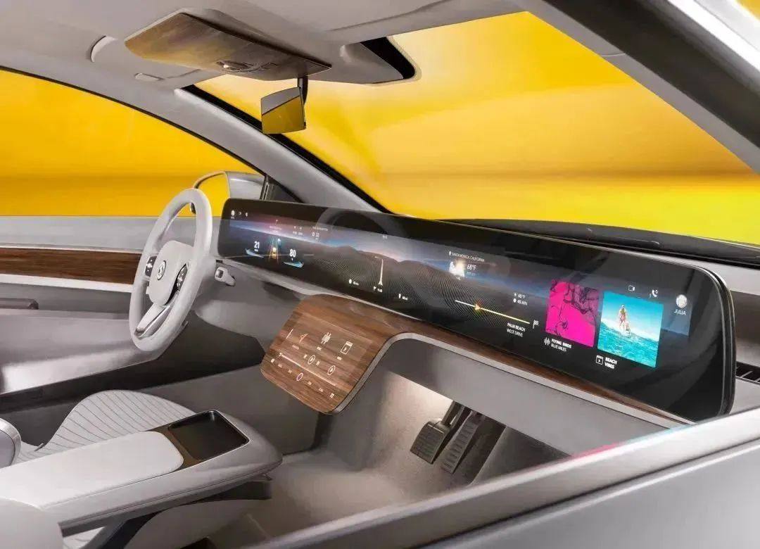 CES 2023 | 大陆集团展示带隐形控制面板的曲面显示屏和用于驾驶员识别的创新