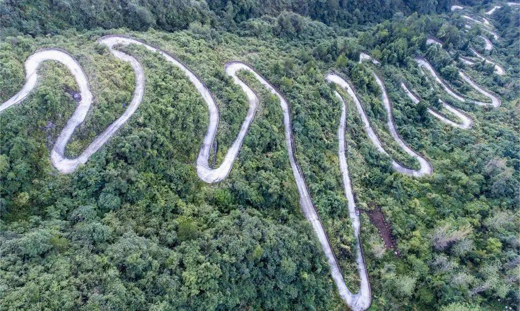 重庆睿行携手多家科研单位为川渝地区打造交通感知“千里眼”路侧超距毫米波雷达