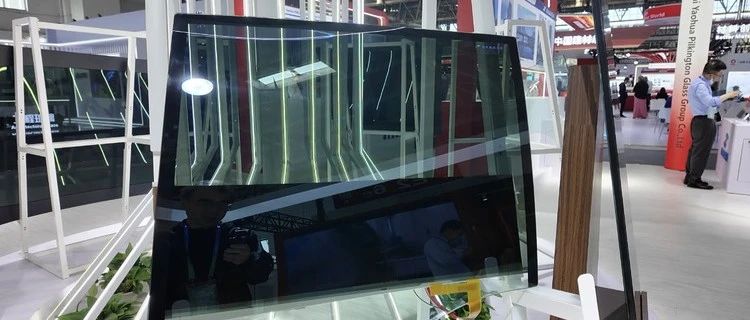 耀皮玻璃携三种技术路线调光玻璃亮相中国玻璃展